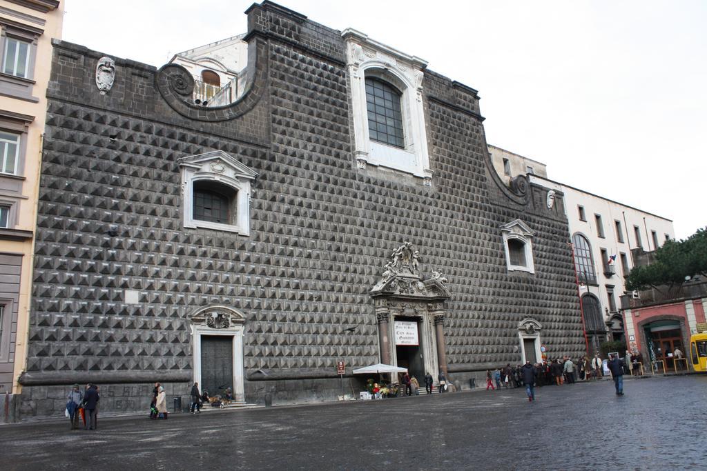 Charming Apartment Napoli Bagian luar foto